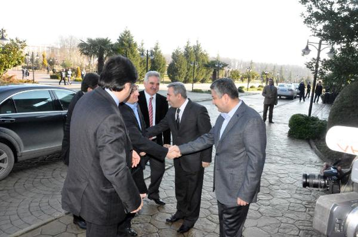 YÖK Başkanı, Sakarya\'da Rektör ve Öğrenci Temsilcileriyle Biraraya Geldi