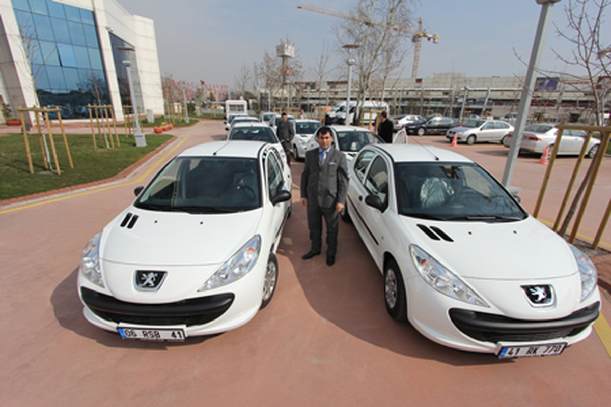 Başarılı 10 Öğrenciye Sıfır km Otomobil