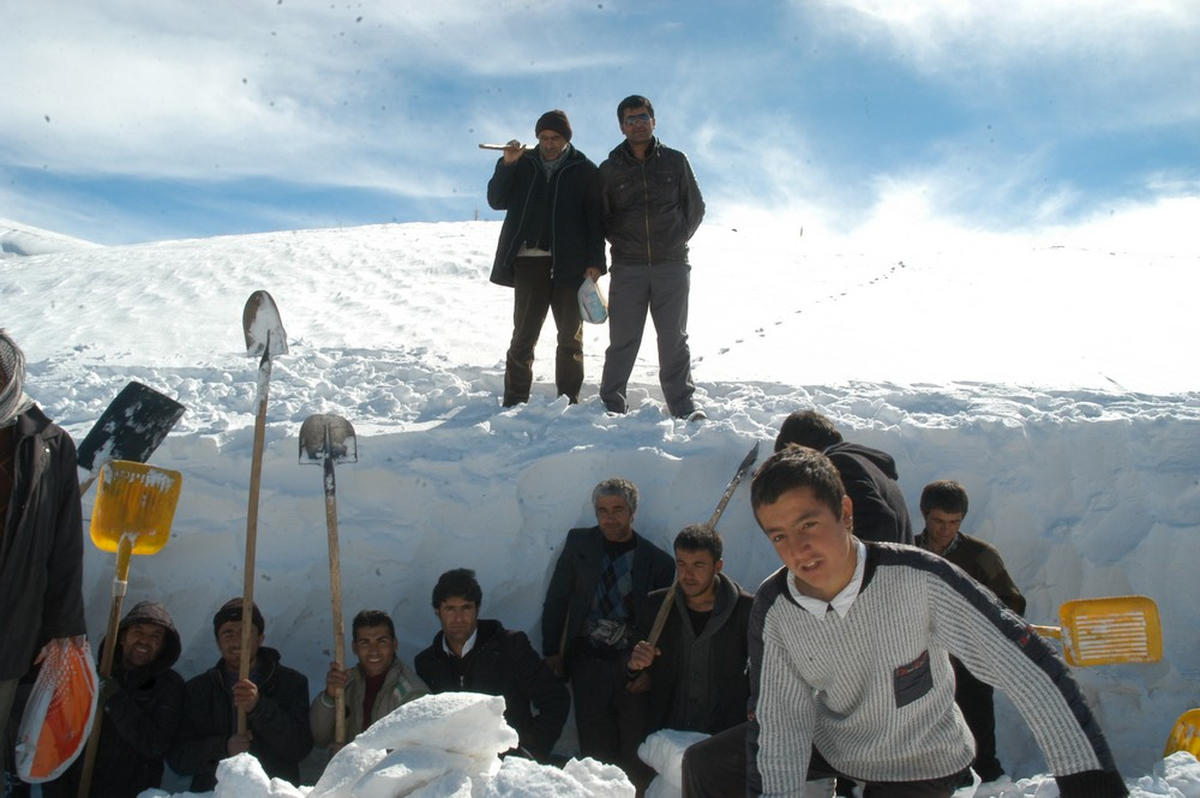 Başkale\'de Yol Açma Çalışması