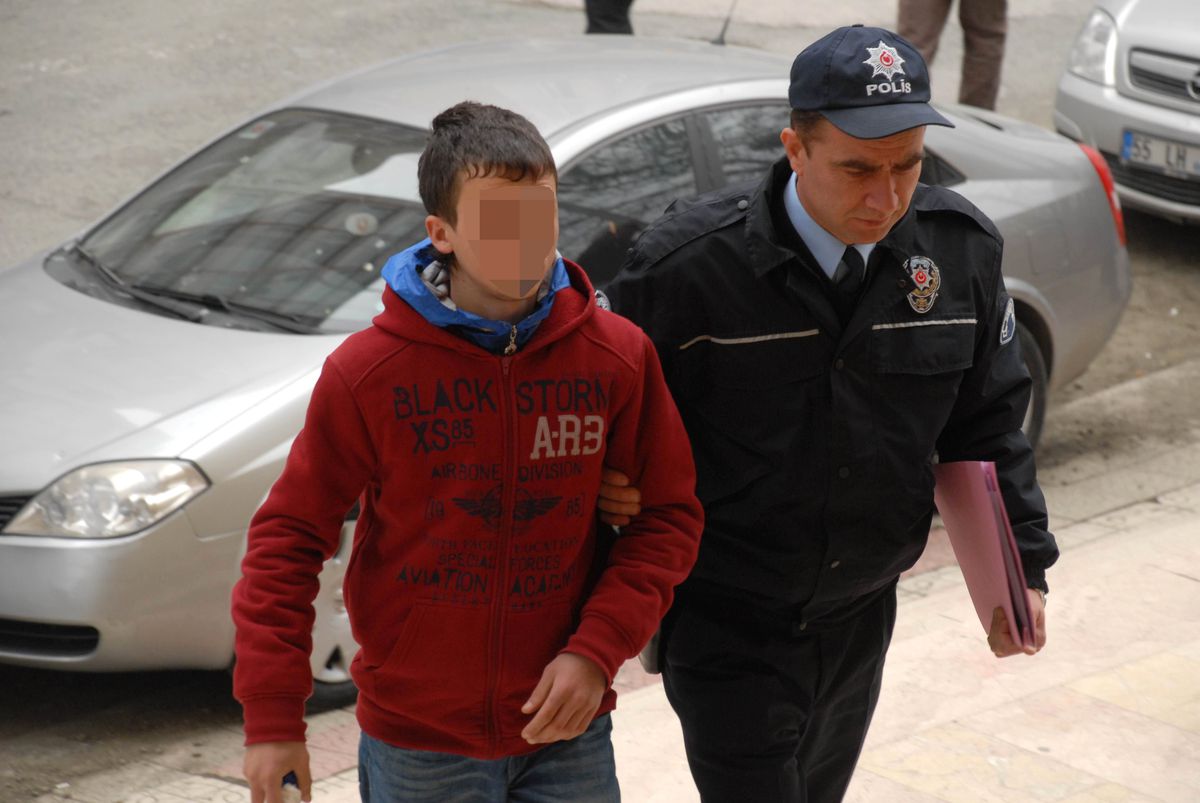 Bıçakla Yaralamaya Gözaltı