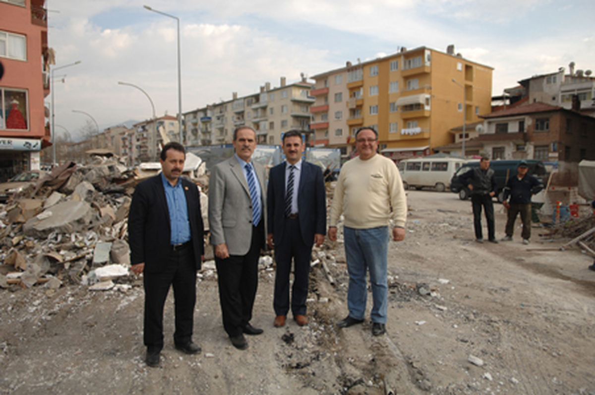Büyükşehir Gemlik'in Yüzünü Güldürüyor