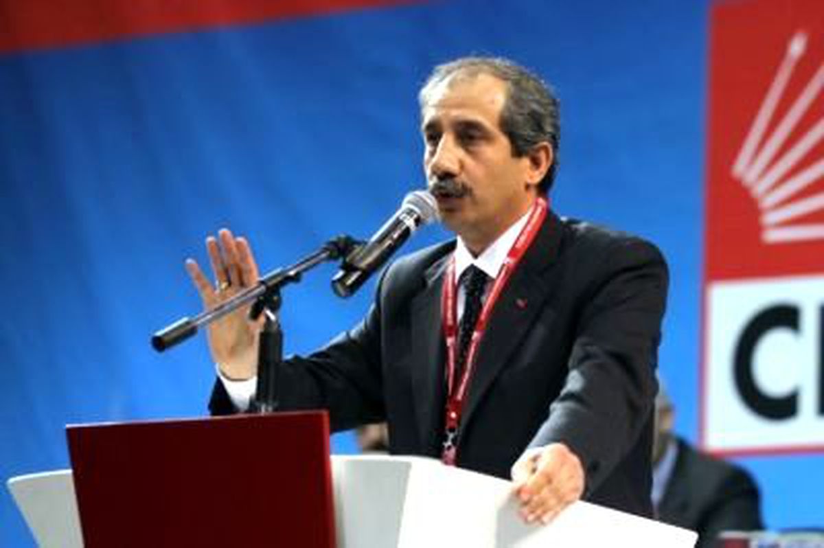 "Çift Kurultay Şık Olmadı"