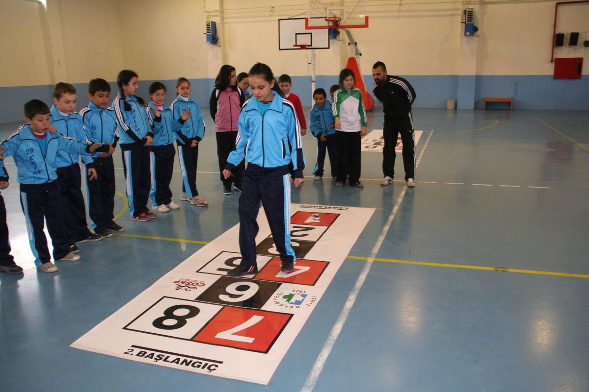 Çocuk Oyunları Şenliğe Dönüştü