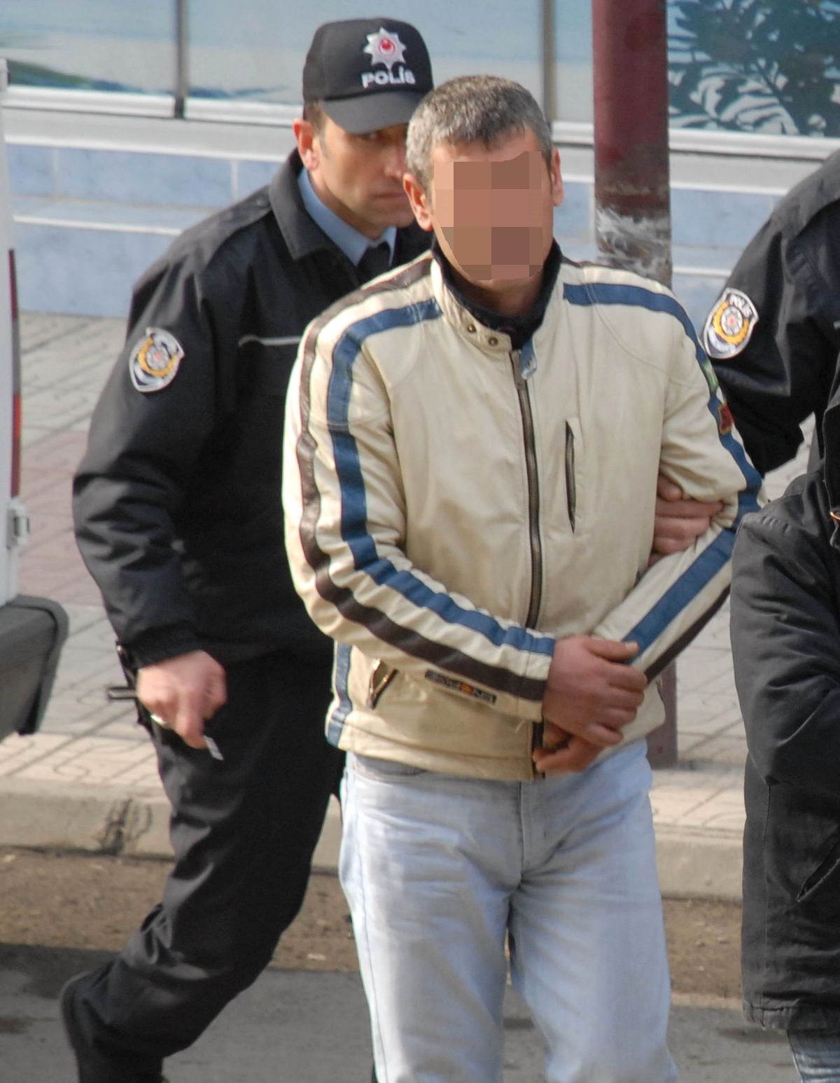 Eşini Evden Kovduğu İddia Edilen Koca Gözaltına Alındı