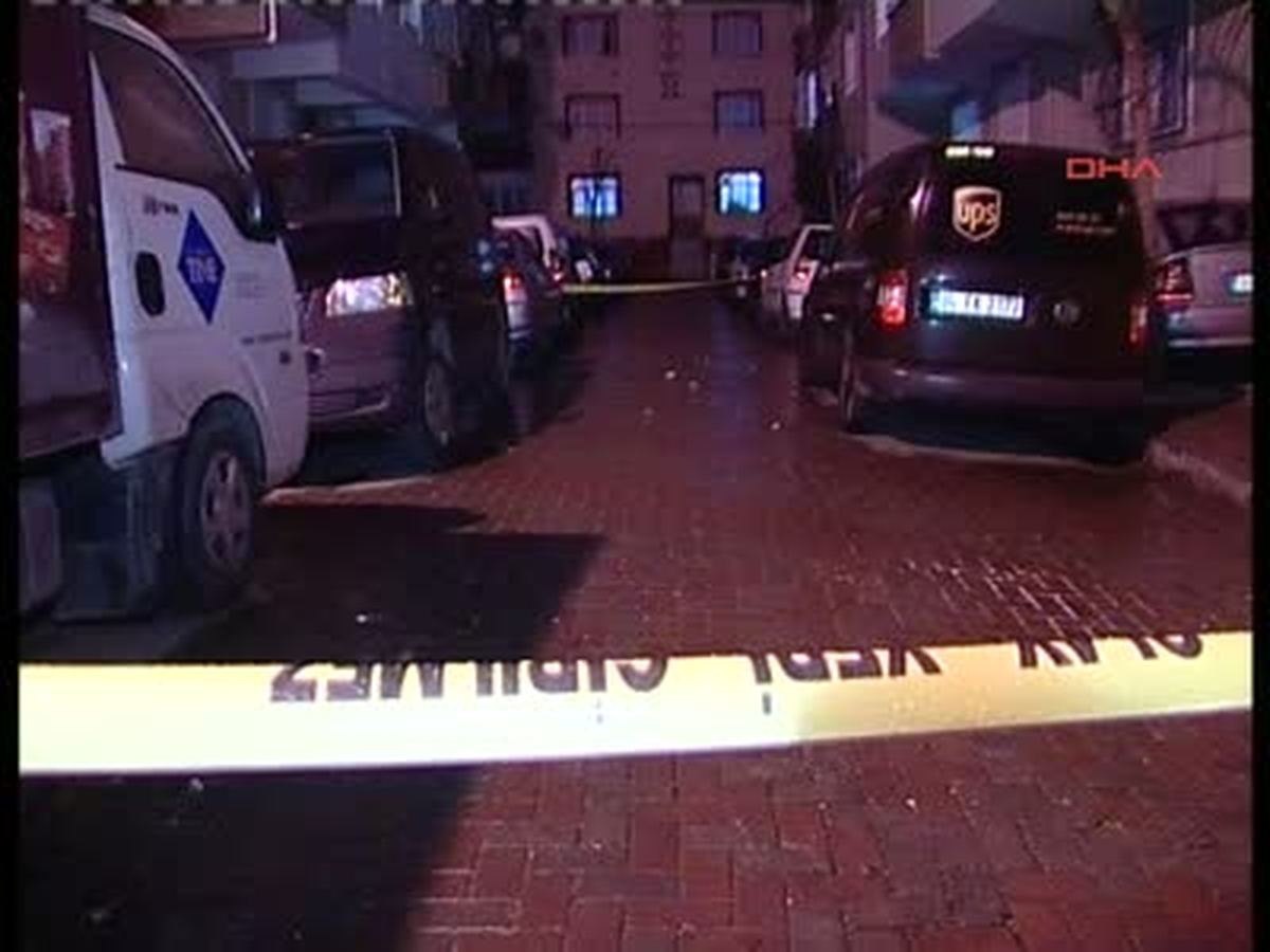 Güngören\'de Ses Bombası Patladı