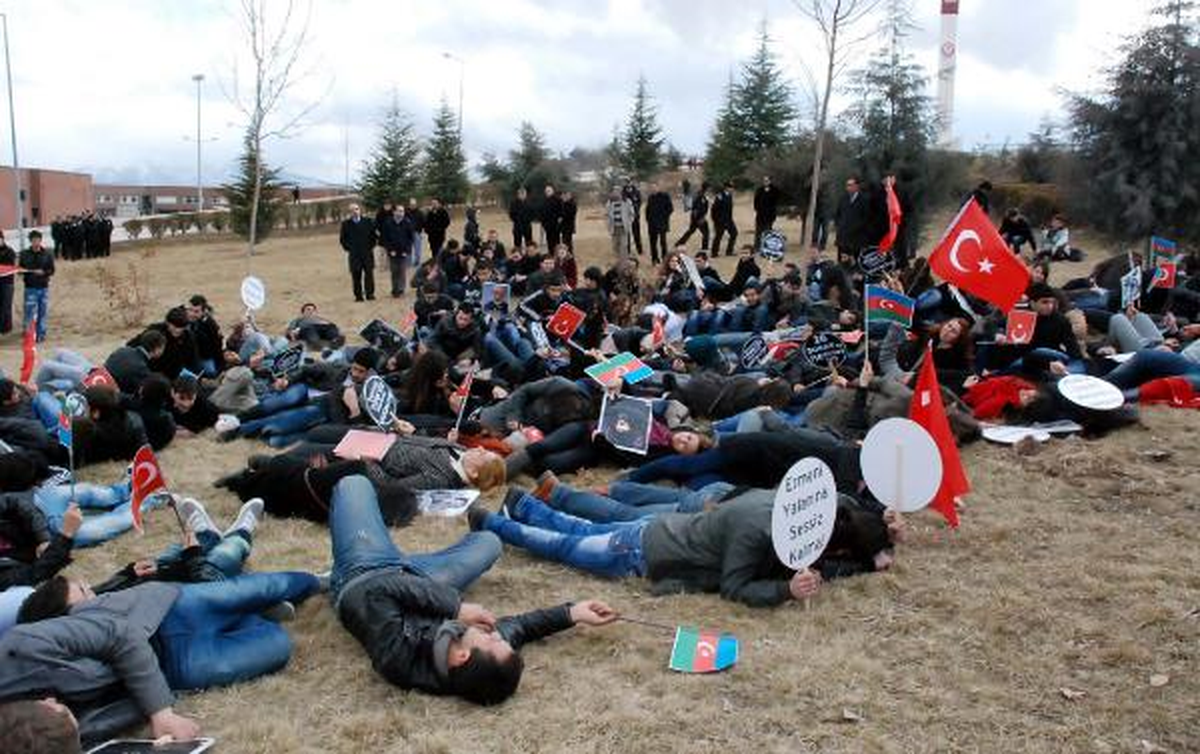Hocalı Katliamı Isparta'da Protesto Edildi
