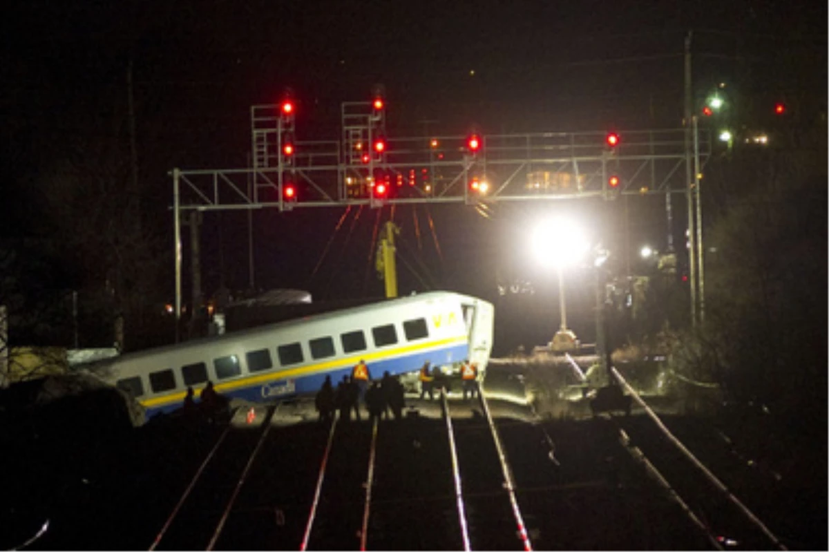 Kanada\'da Tren Kazası: 3 Ölü 45 Yaralı