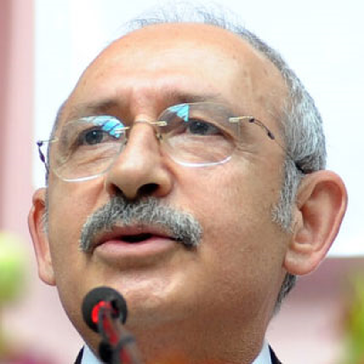 Kılıçdaroğlu, Demirören\'i Kutladı