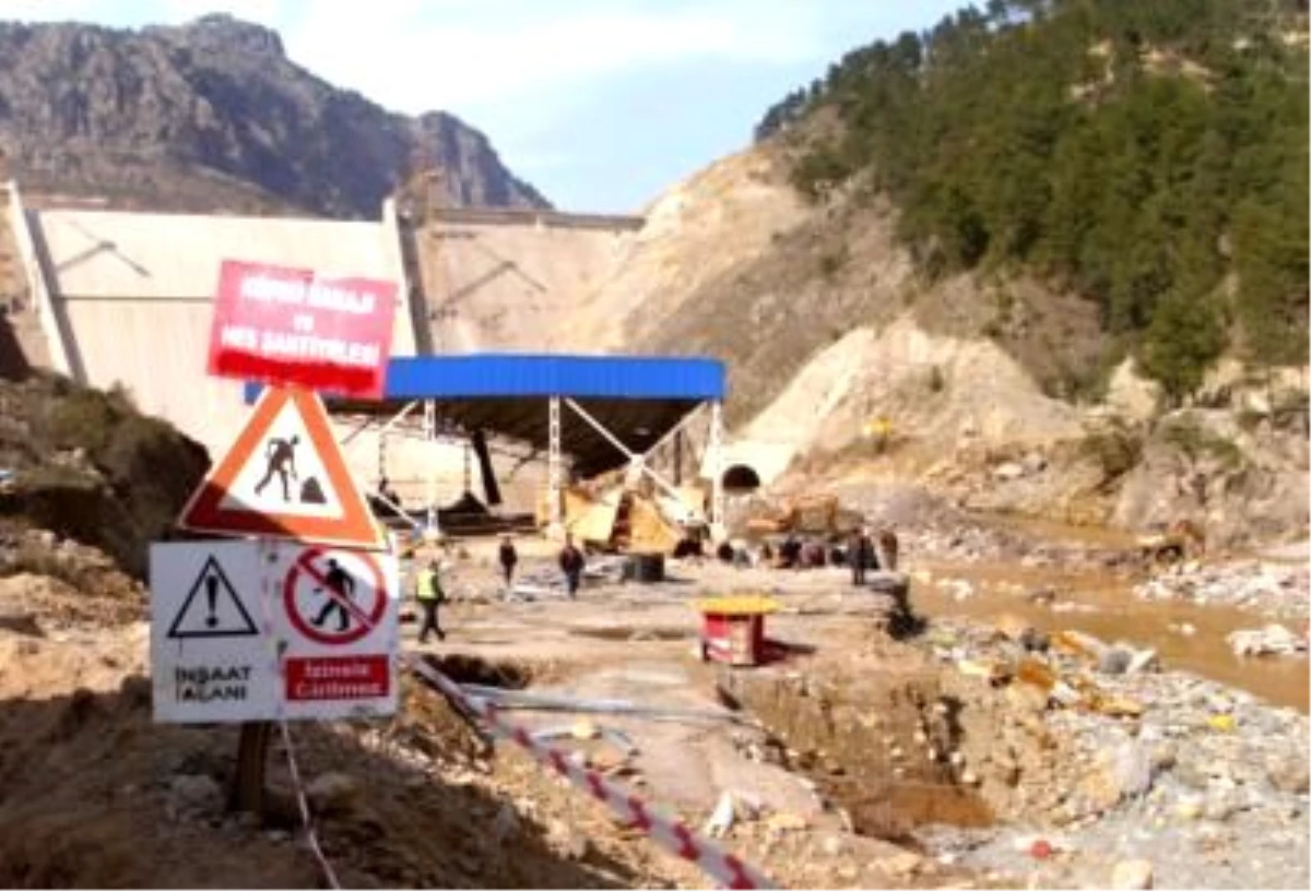 Kozan\'daki Baraj Kapağının Patlaması