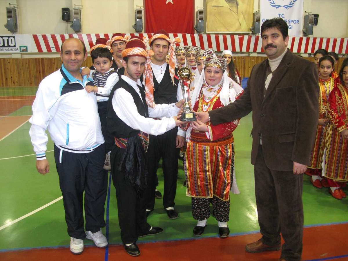 Neü Halk Oyunları Ekibi, Geleneksel Halk Oyunları Yarışmasında Nevşehir 1. Si Oldu