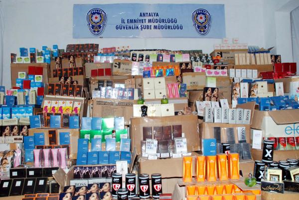 Orijinal Etiketli 26 Bin 466 Adet Sahte Parfüm Ele Geçirildi