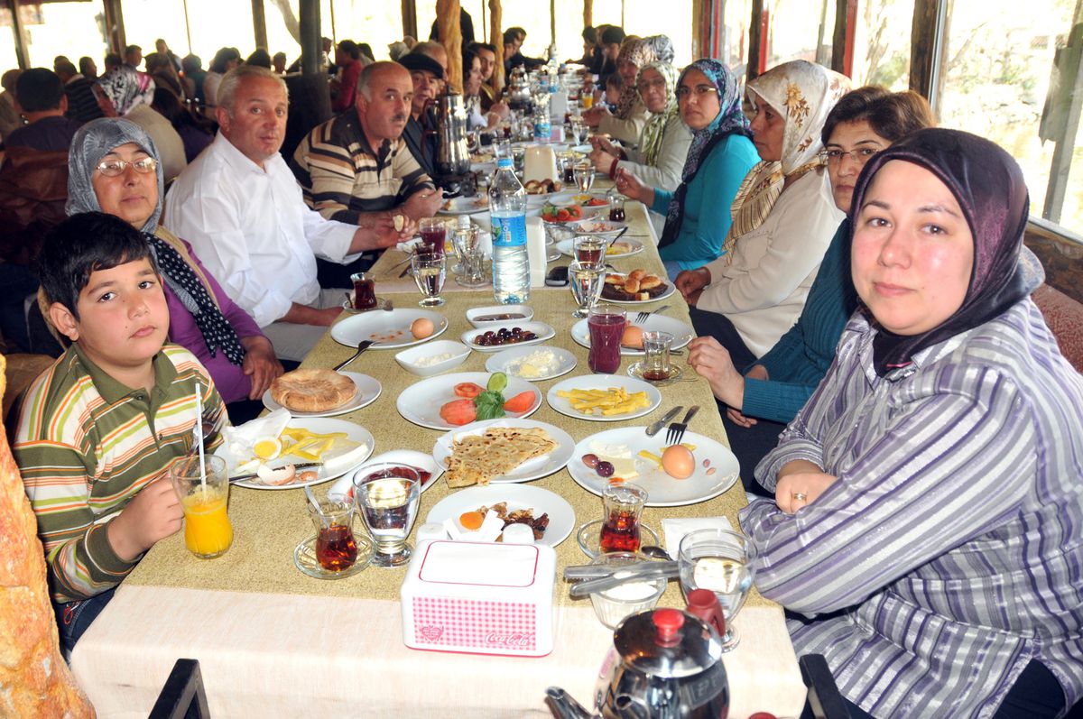 Ortaca MHP\'liler Kahvaltıda Buluştu
