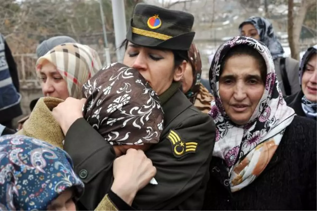 Şehit Astsubay Gözyaşlarıyla Uğurlandı