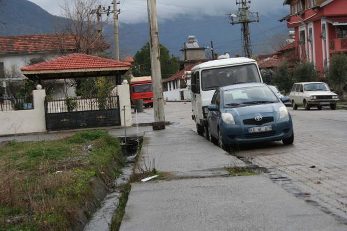 Şüpheli Çanta Panik Yarattı