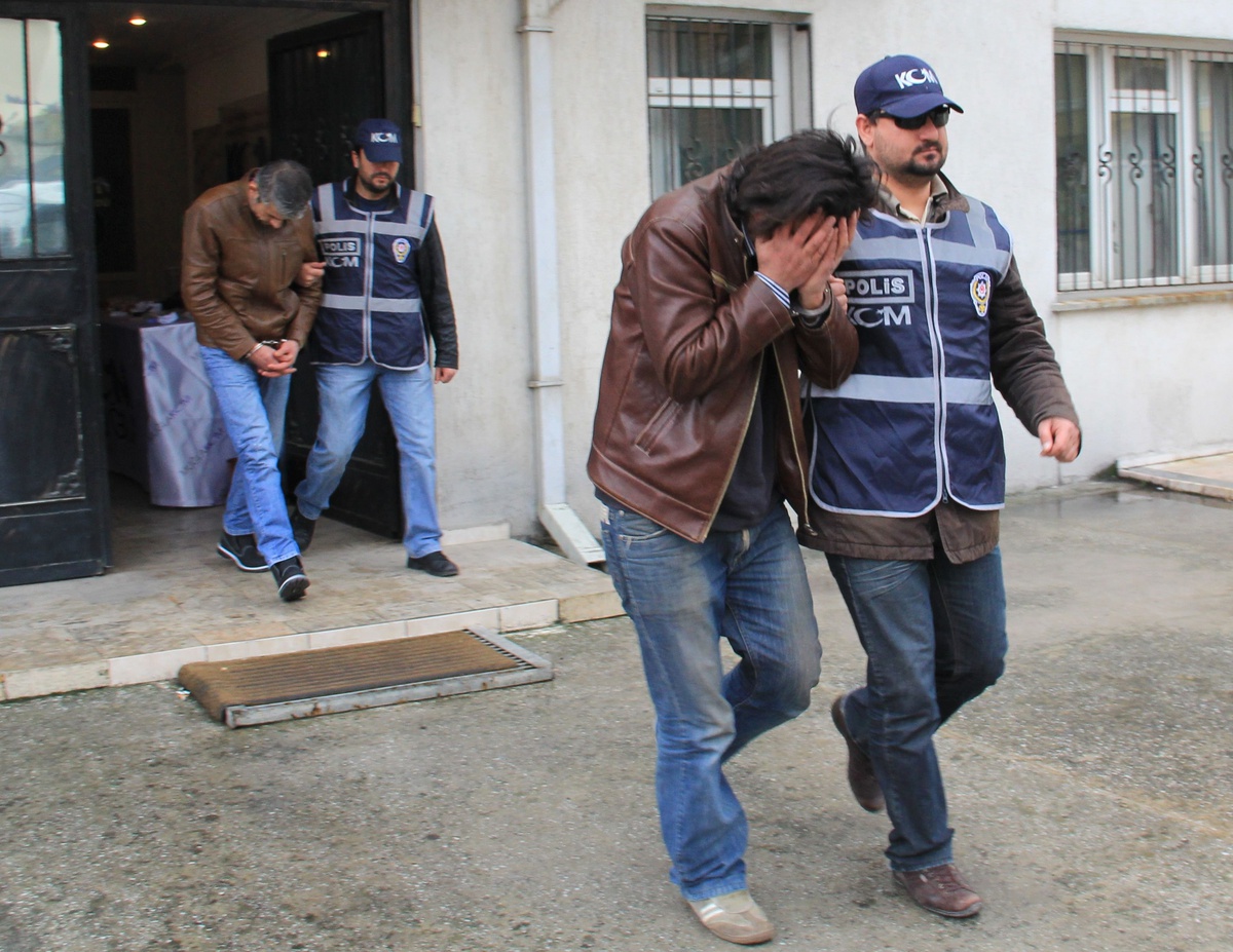 Üniversitelileri Zehirleyenler Yakalandı