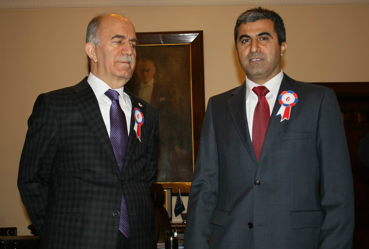Validen Vatandaşlara Vergi Uyarısı
