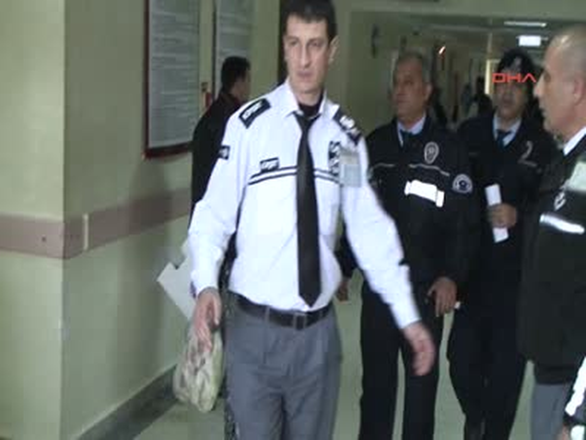 17 Yaşında, 3\'üncü Çocuğunu Tuvalette Doğurdu