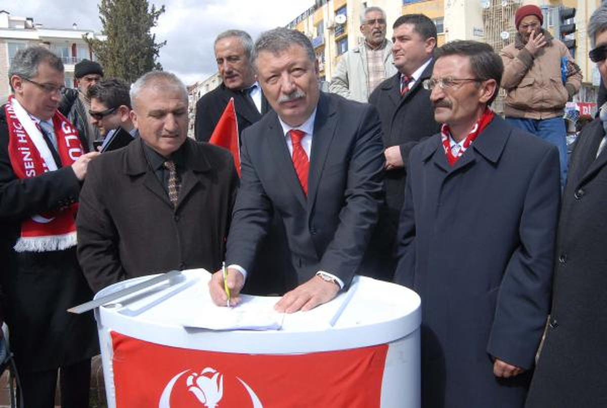 BBP'liler, Çevik Bir Adının Meydandan Kaldırılması İçin Gösteri Yaptı