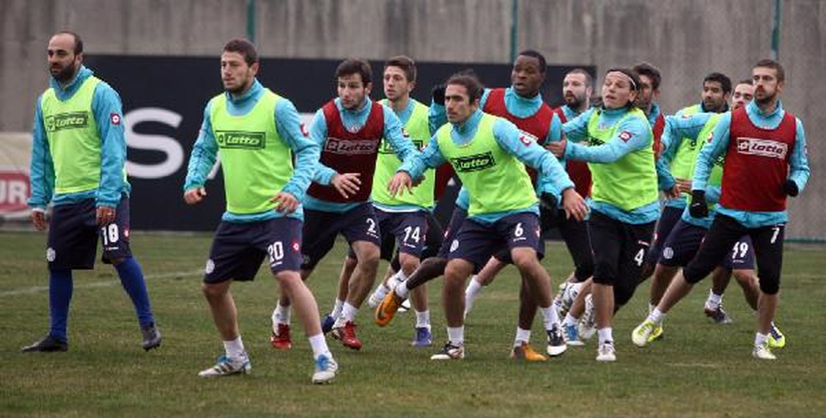 Çaykur Rizespor Teknik Direktörü Bulak: İlk 6 Şansımız Yüksek