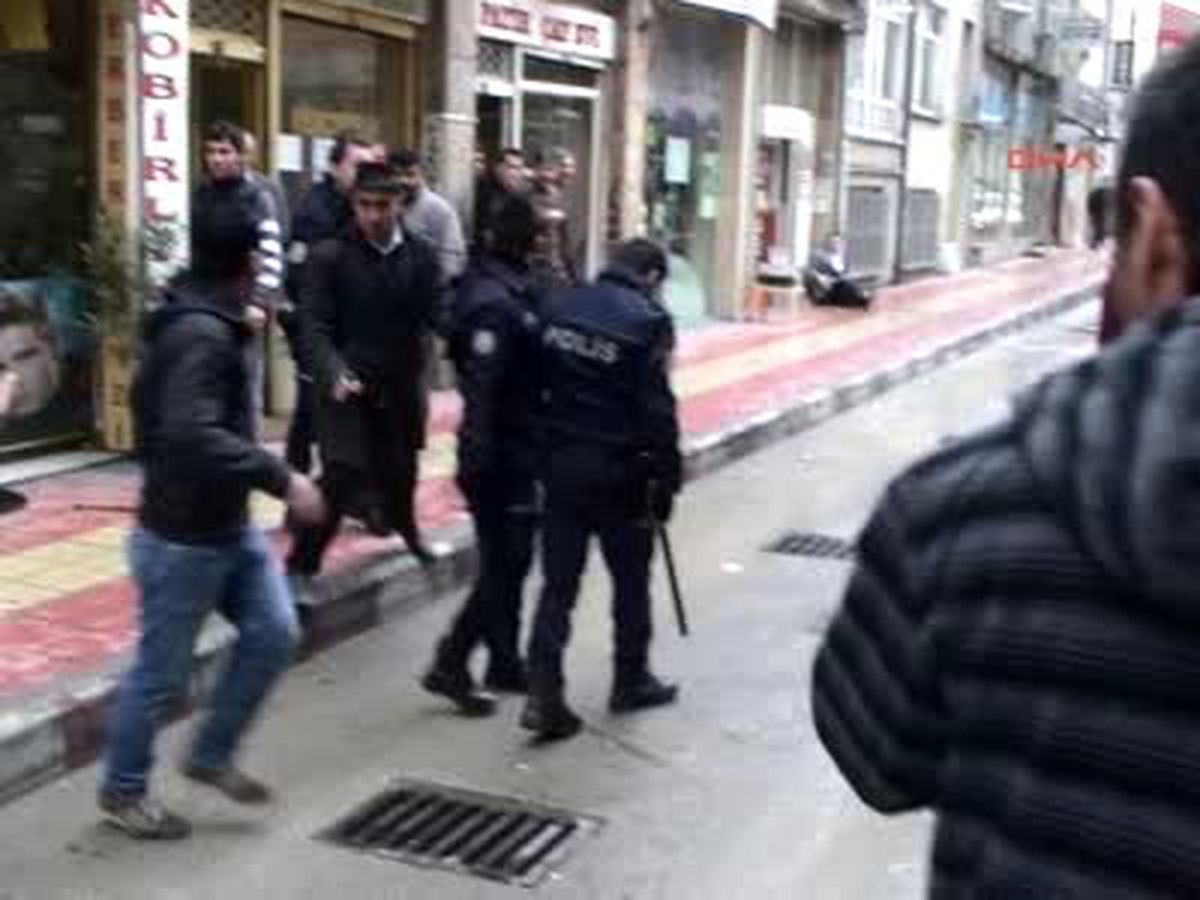 Duruşma Çıkışı Tanığı Bıçakladılar