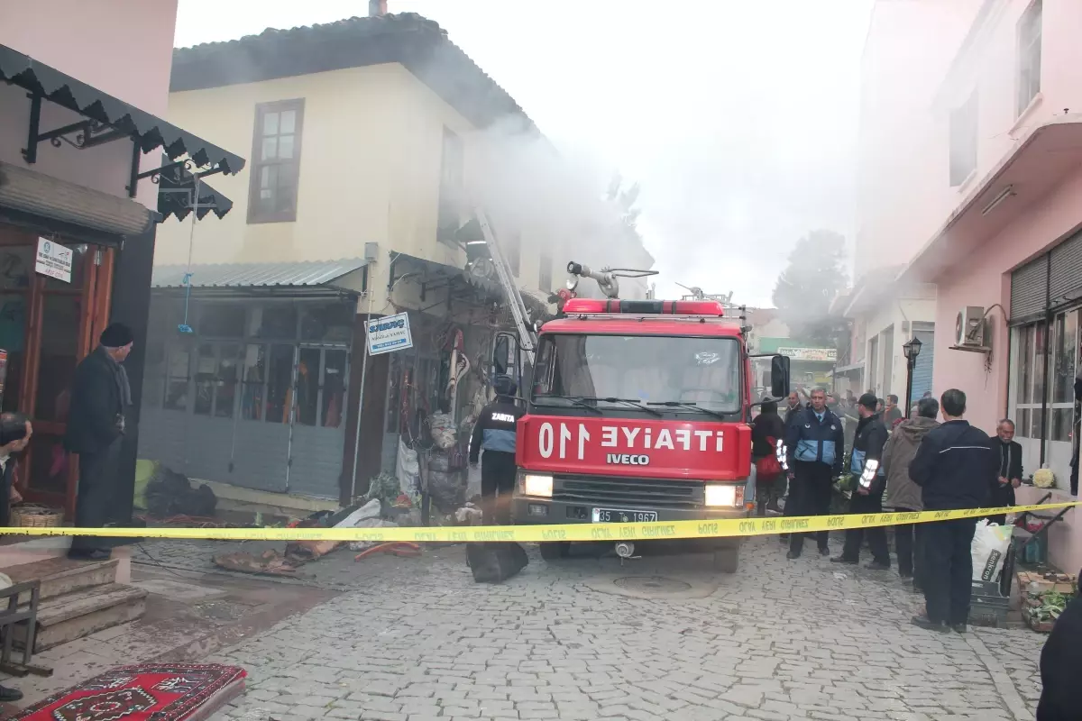 El Sanatları Çarşısında Yangın Paniği