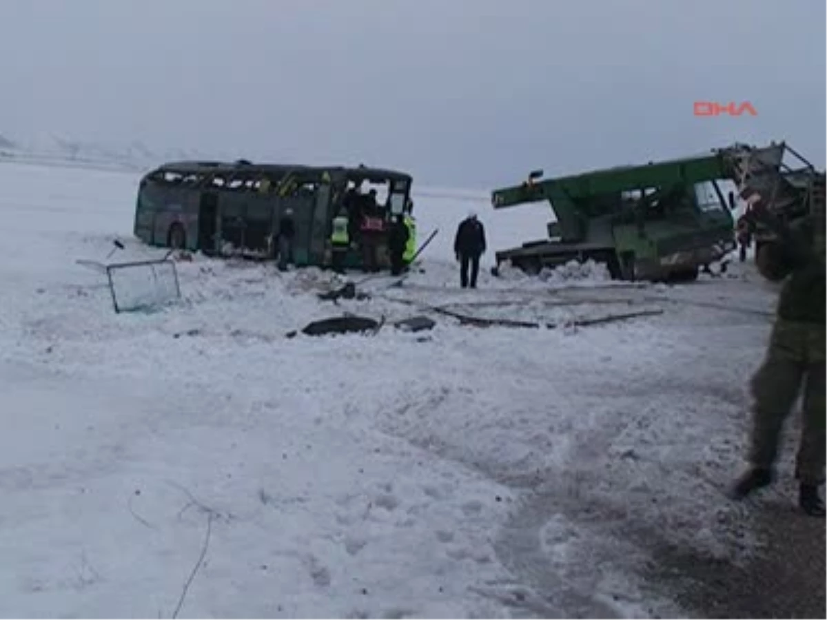 İşçi Servis Otobüsü Devrildi: 36 Yaralı