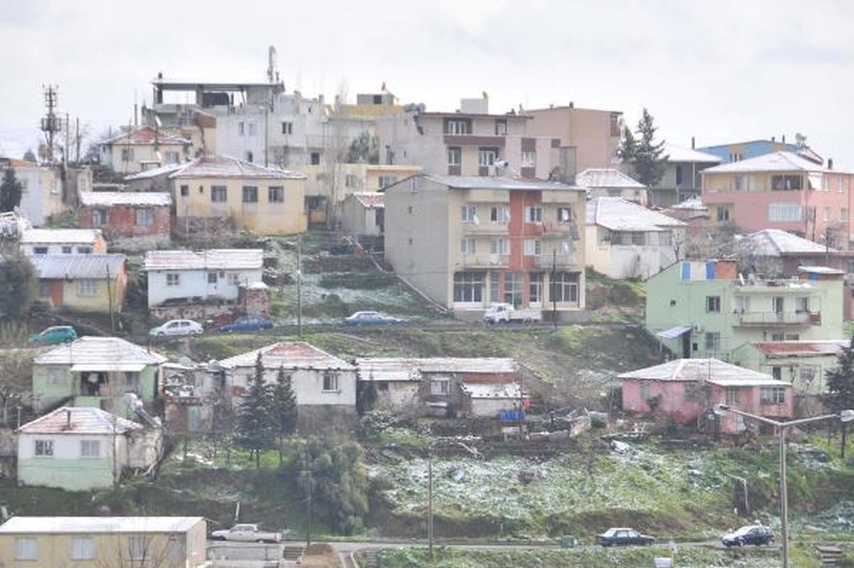 İzmir\'de Kar ve Buzlanma Yaşamı Olumsuz Etkiledi (2)