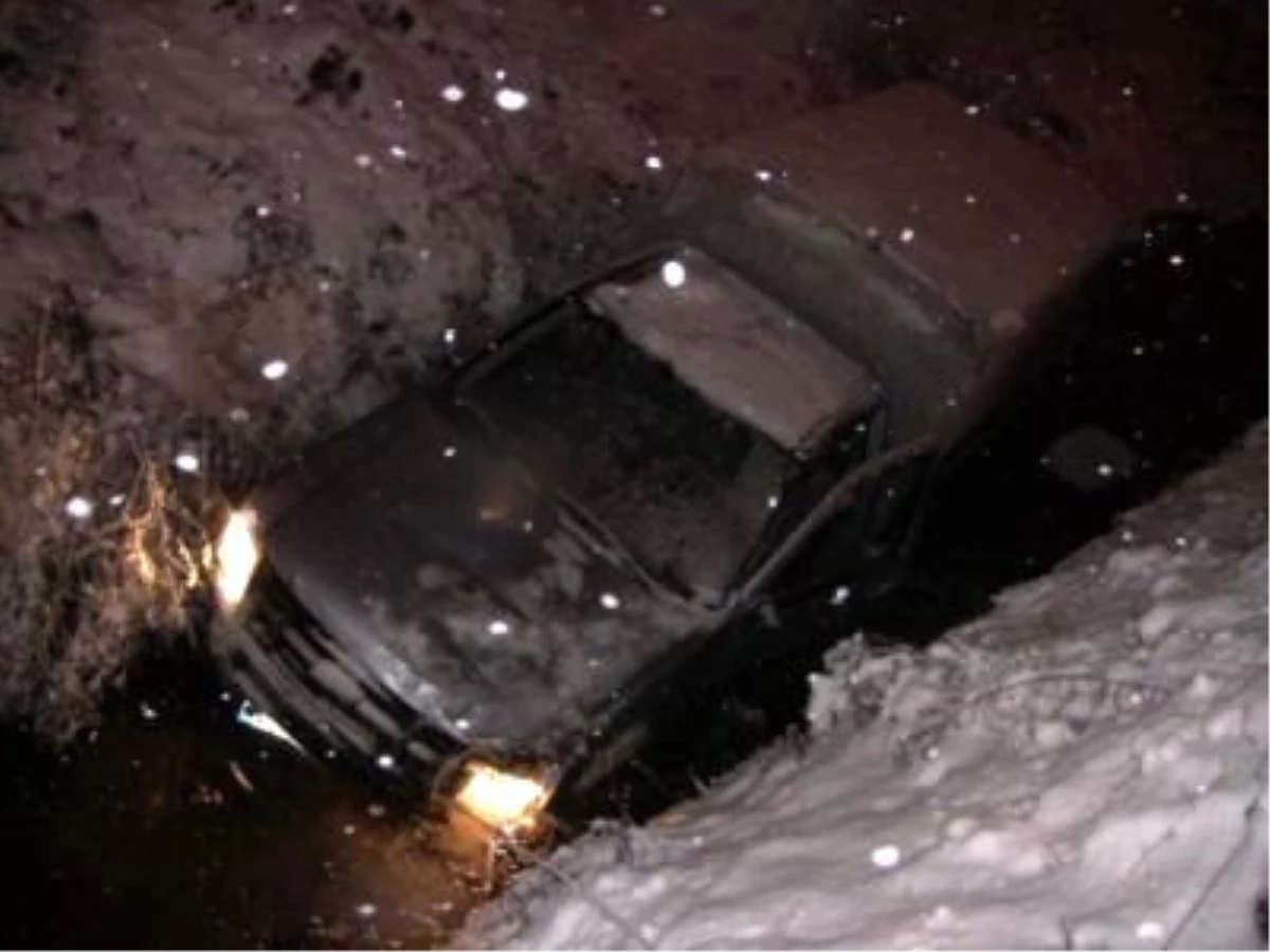 Karabük\'te Karda Kayan Araçlar Kaza Yaptı: 10 Yaralı