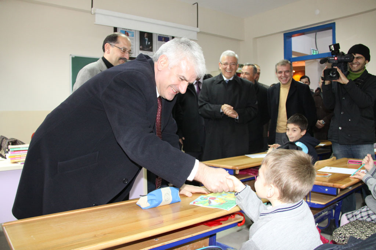 Milletvekili Şahin Köy Okullarını Gezdi