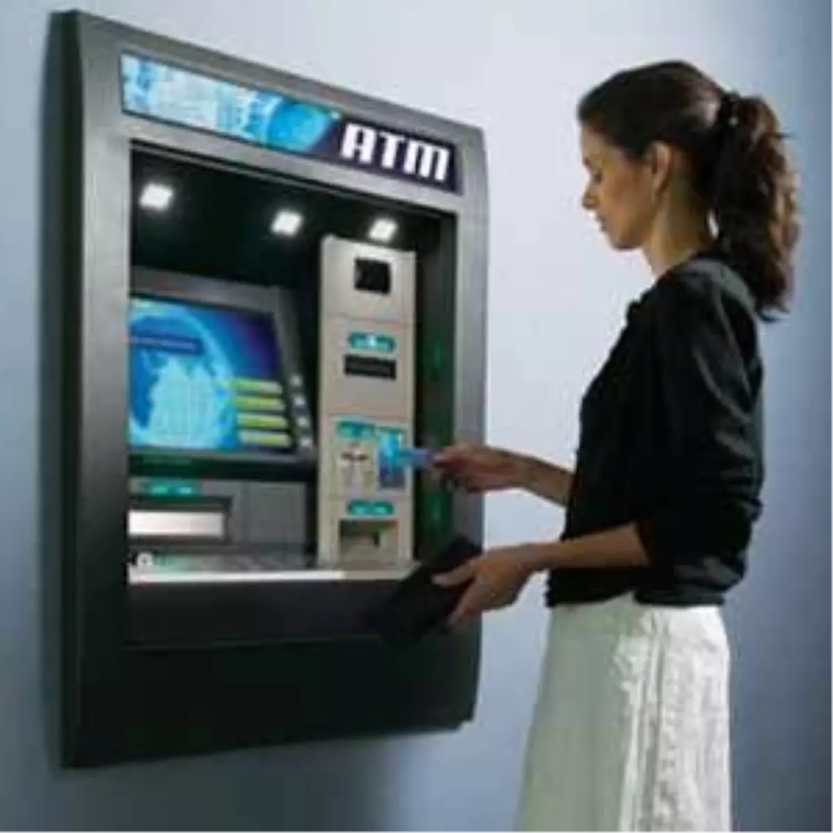 Nakit Çekim Yasağı Kredili Mevduatı Artırdı