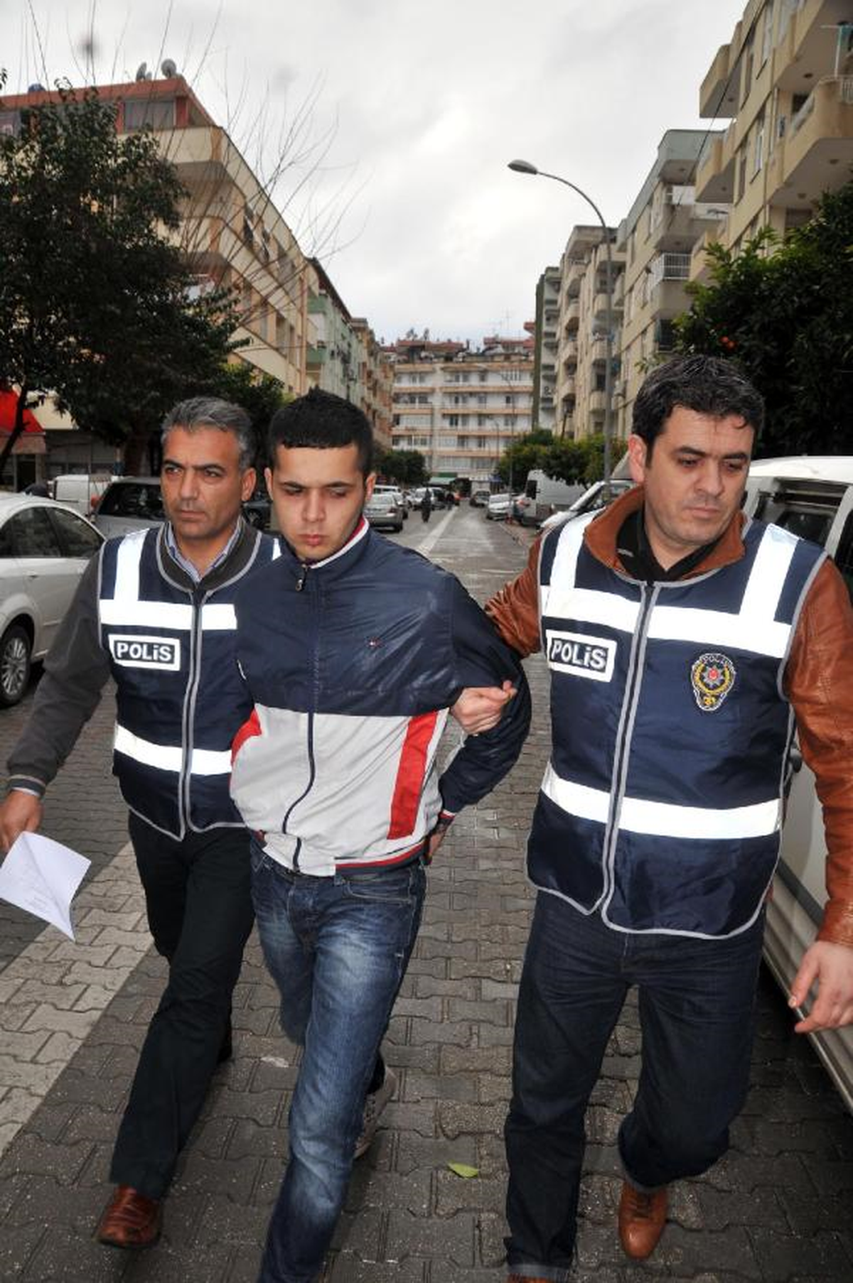 Öğrencinin 5 Lirasını ve Telefonunu Gasp Eden Şüpheliler Yakalandı