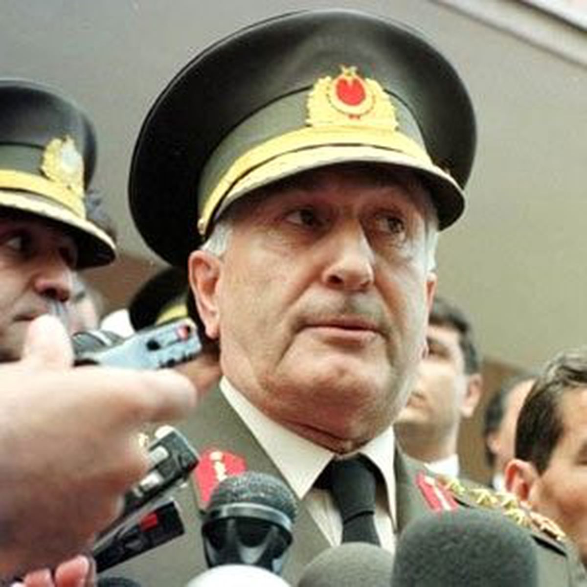 Org. Çevik Bir\'e Suç Duyurusu