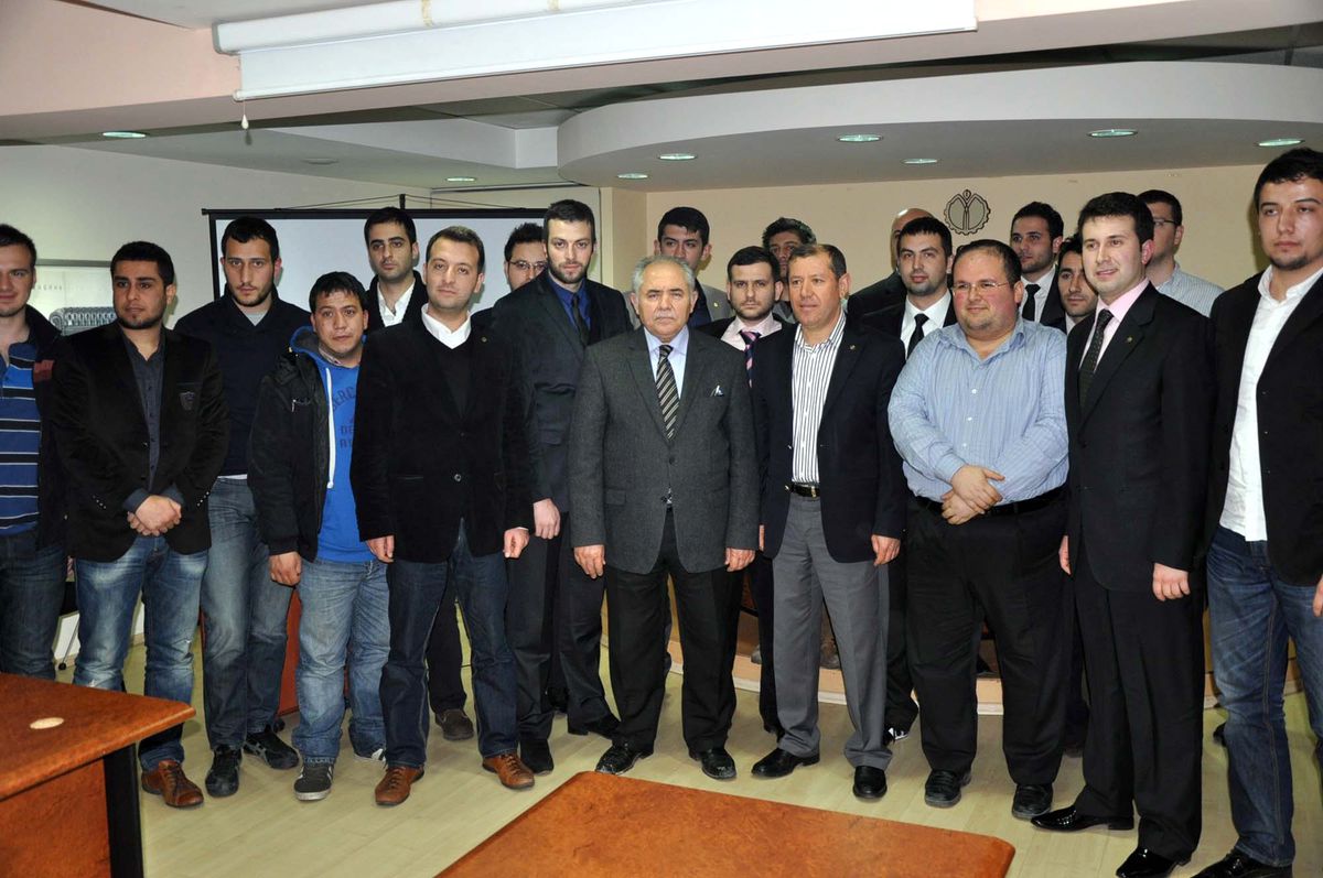 Prof. Dr. Sabri Tekir: "Türkiye\'de İdeolojik Çatışma Yoktur, Çatıştıranlar Vardır"