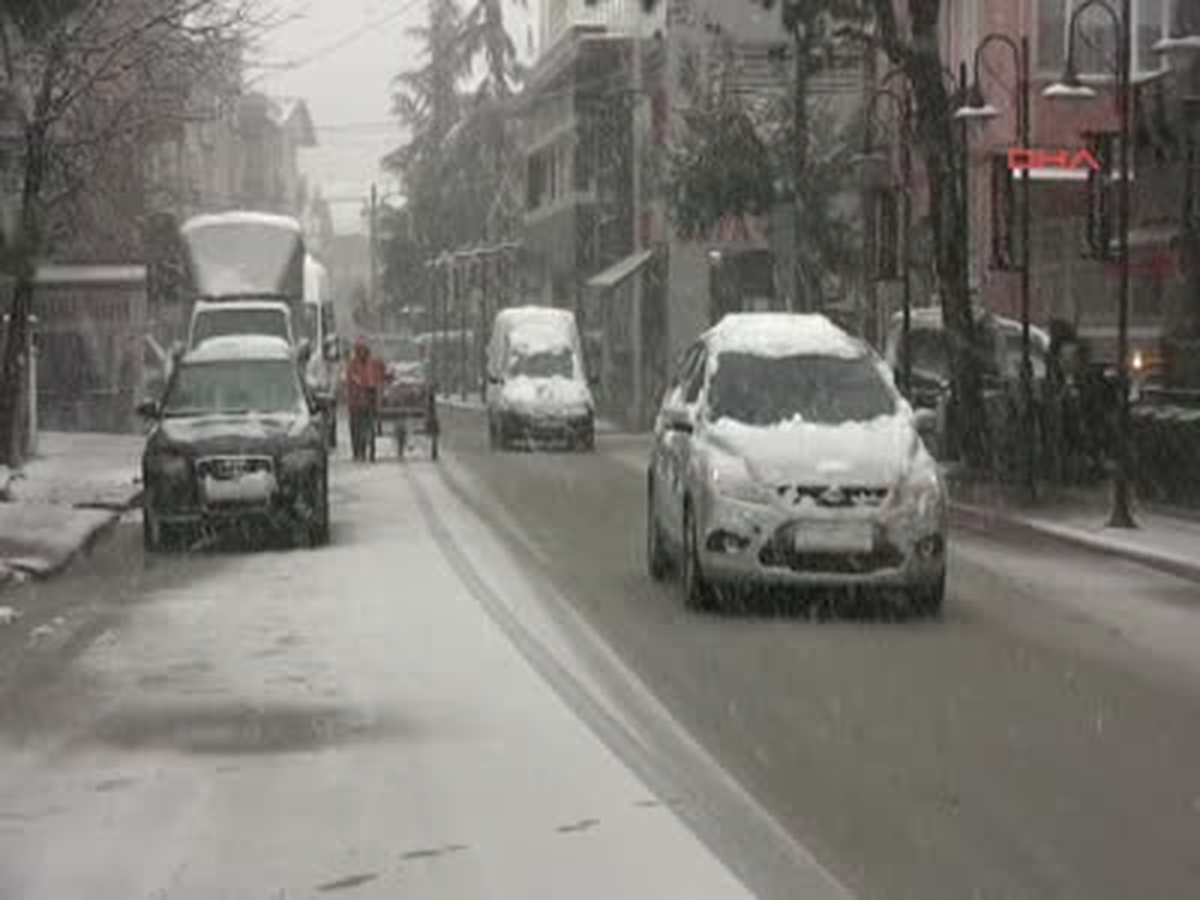Sakarya'da Kar Yağışı Hayatı Olumsuz Etkiliyor