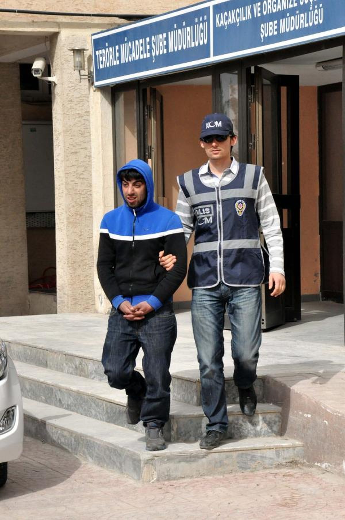 Şanlıurfa\'da Uyuşturucu ve Kaçak Sigara Operasyonu