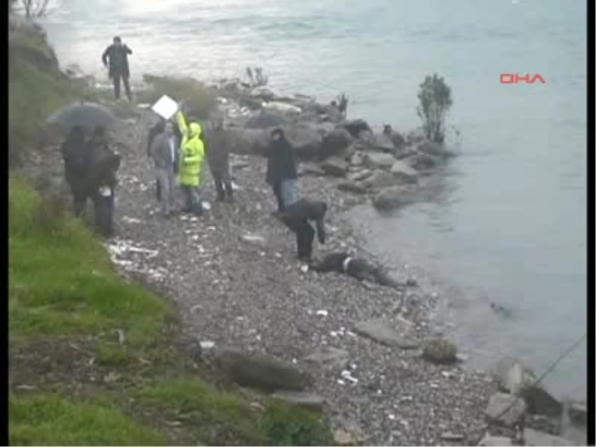 Seyhan Nehri\'nde Başsız Ceset Bulundu Adana\'da Seyhan Nehri Kıyısında Başı Kapmuş Halde Bir Ceset...
