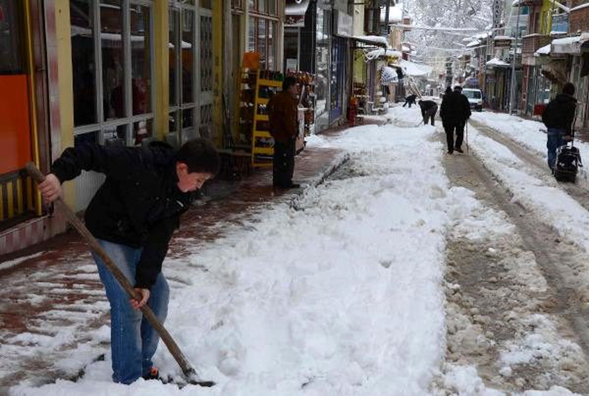 Simav\'da Eğitime ve Ulaşıma Kar Engeli