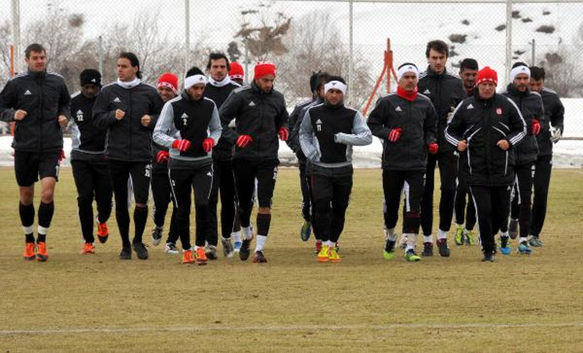 Sivasspor Galatasaray\'a İddialı Hazırlanıyor
