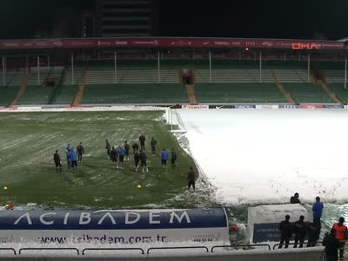 Slovakya Milli Takımı Kar Altında Çalıştı