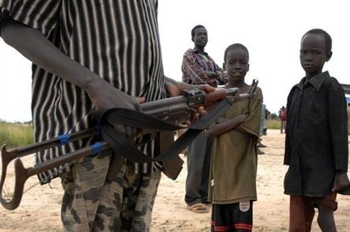 Sudan\'da Kan Gövdeyi Götürüyor
