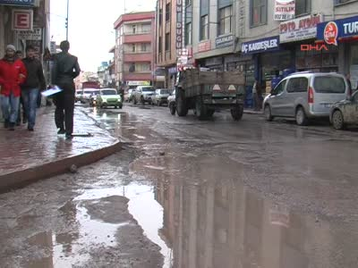 Suşehri\'nde Bozuk Yol Protestosu