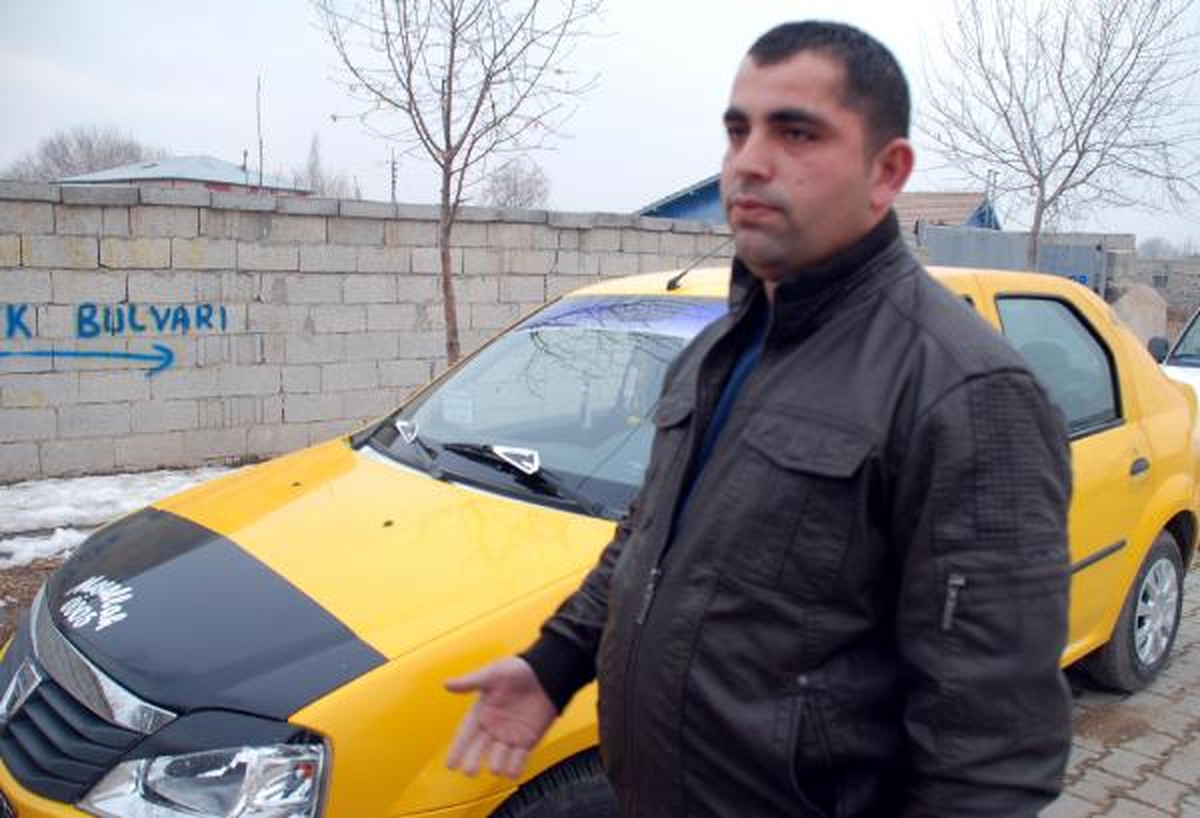 Taksiciyi Dövüp, Parasını ve Otomobilini Gasp Ettiler