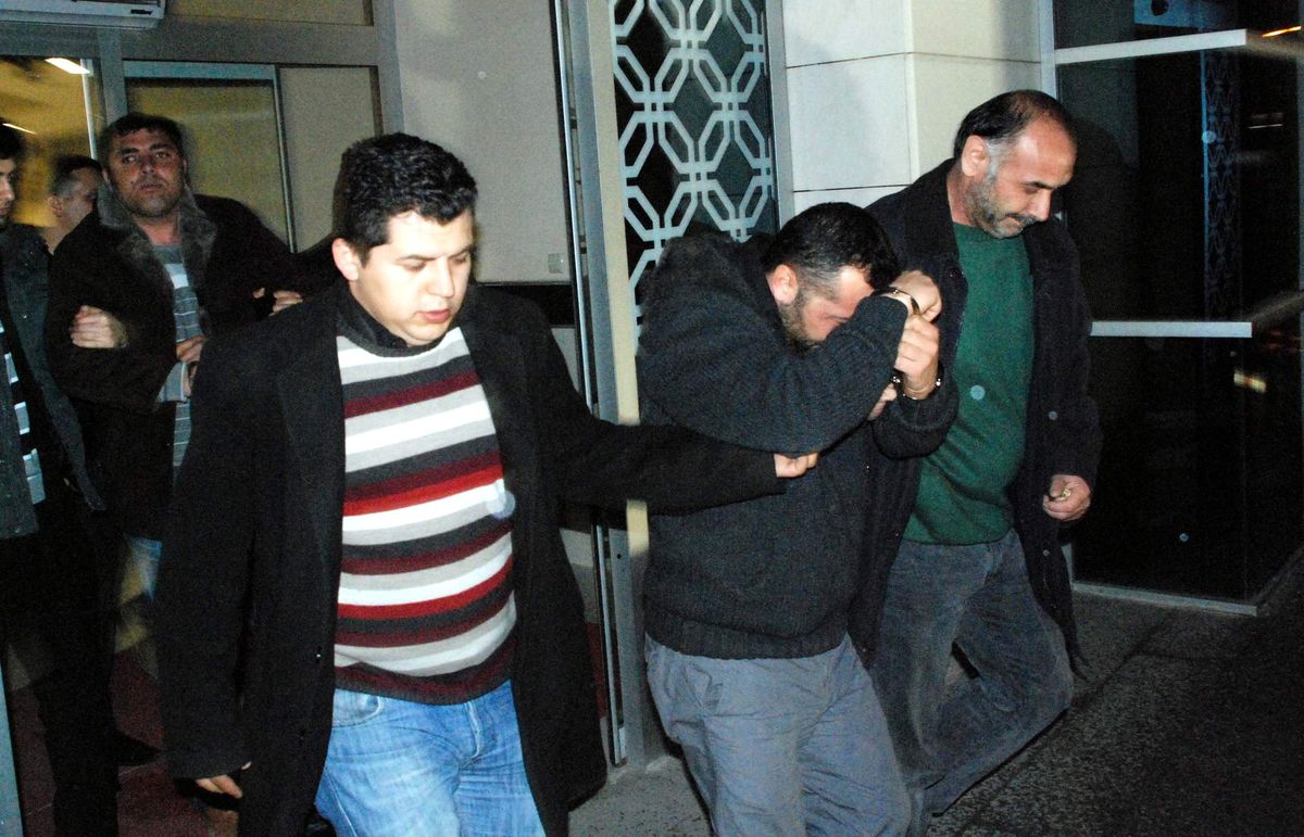 Uyuşturucu Satan 3 Kişi Tutuklandı