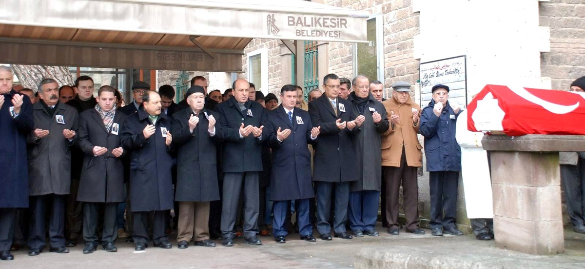 Vefat Eden Eski Milletvekili Toprağa Verildi