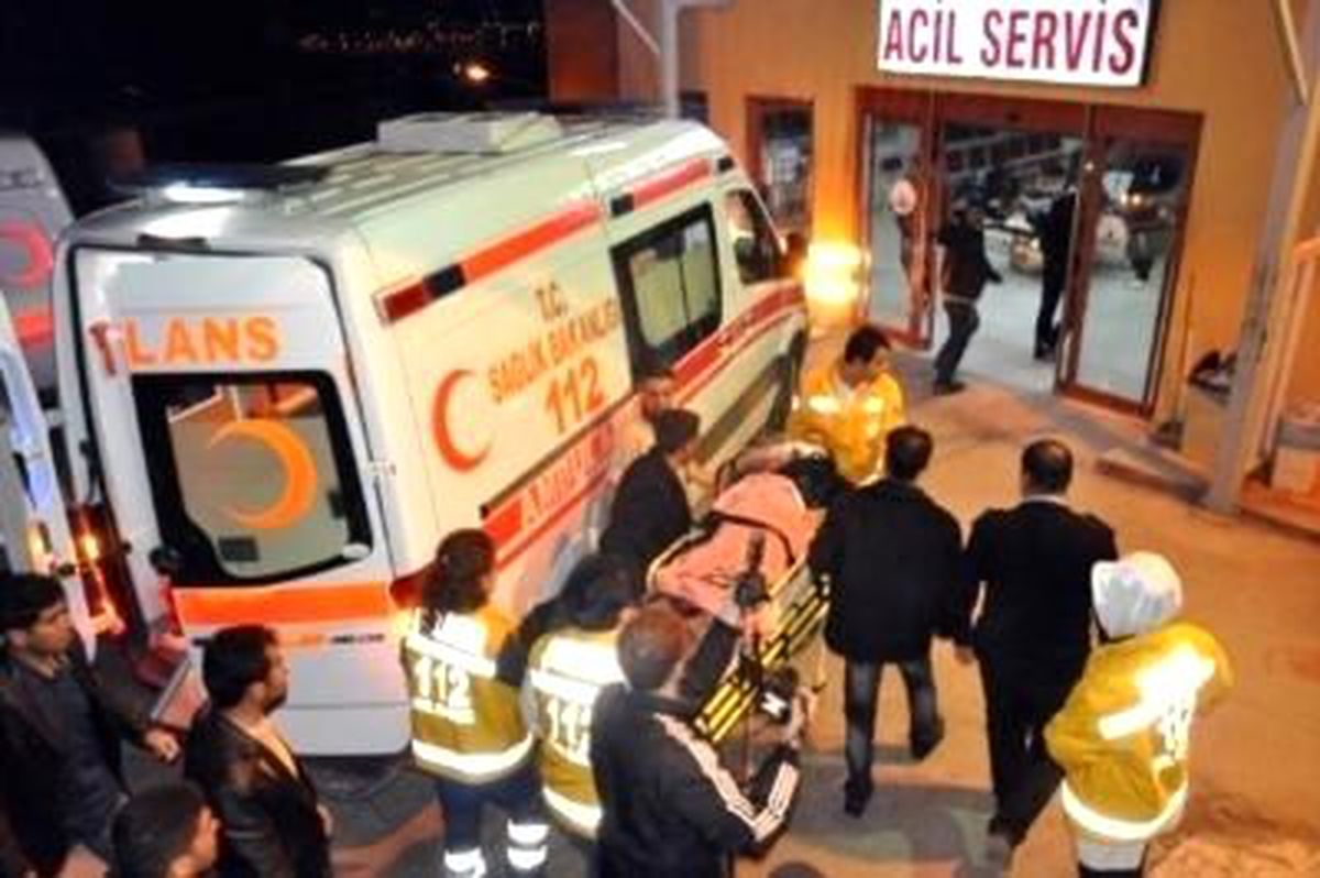 Yolcu Otobüsü Kamyona Çarptı: 1 Ölü