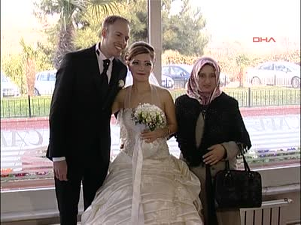 29 Şubat\'ta Evlendiler