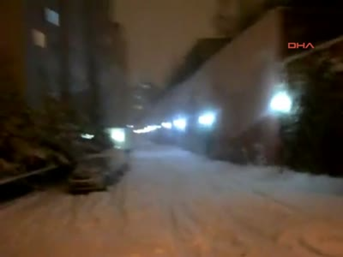 Ankara\'da Kar Yağışı Etkili Oldu