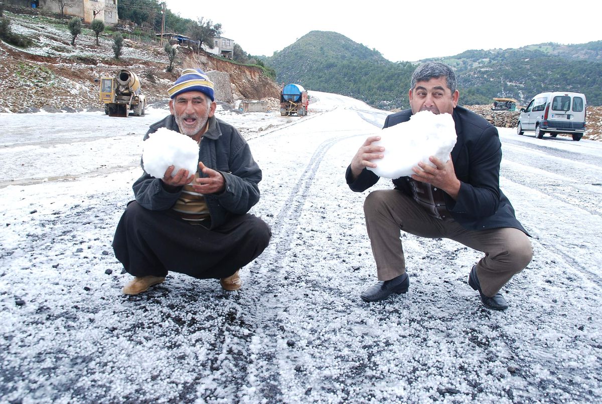 Kar Gören Masum Köylü!