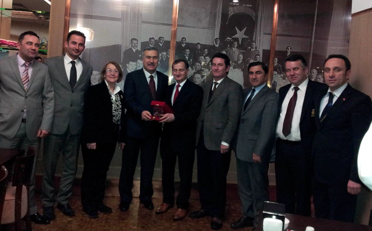 ASDEF\'ten Milletvekili Demir\'e Teşekkür Plaketi