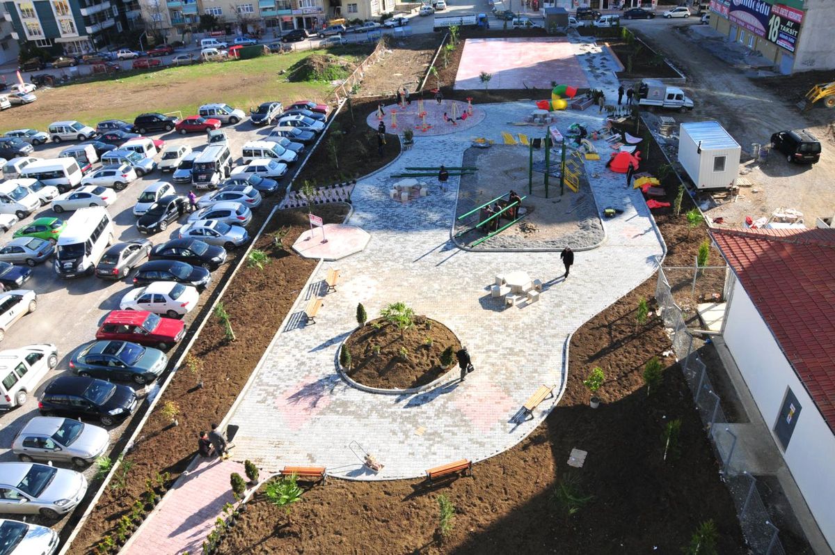 Atakum\'a Yeni Parklar Yapılıyor